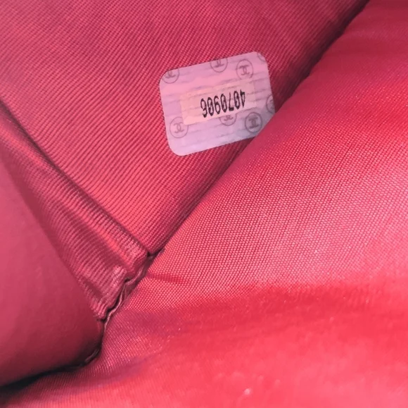 🔥🔥🔥CHANEL Red CC Logo Cavair Wallet Authentic - Picture 7 of 10